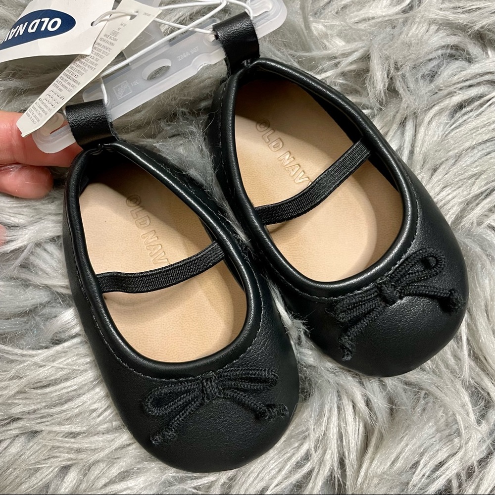 Old navy ballerina crib shoes